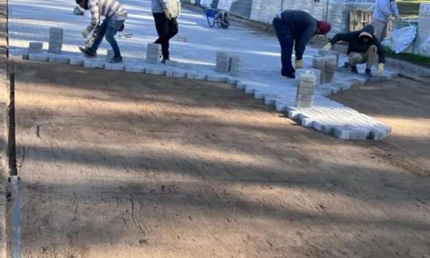 Avanza el adoquinado en el sector sur de Los Cisnes