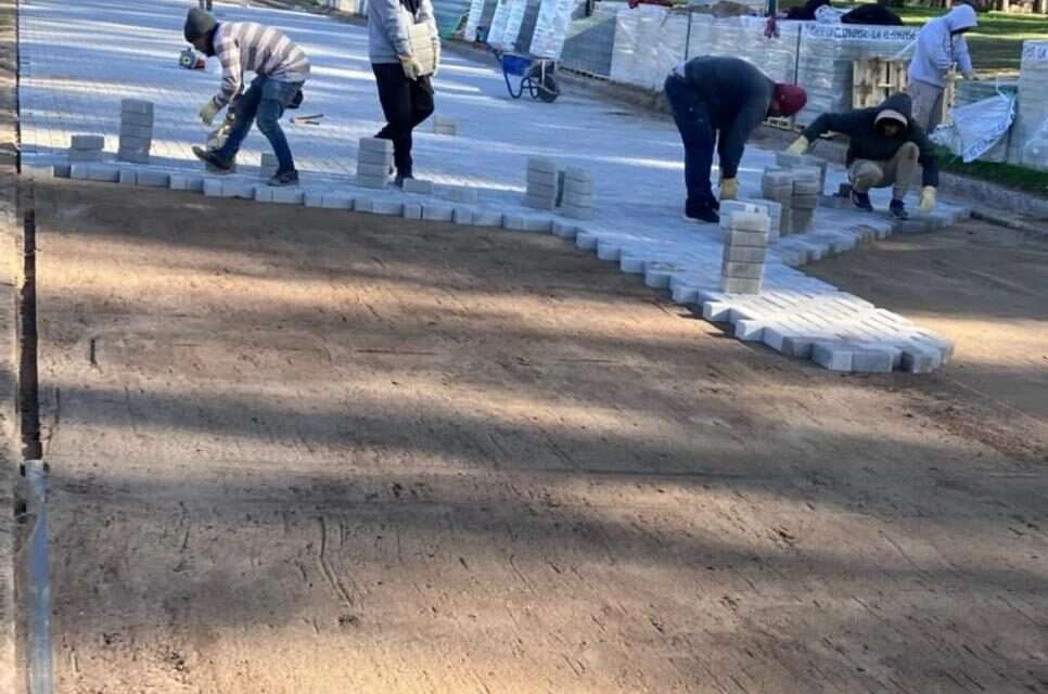 Avanza el adoquinado en el sector sur de Los Cisnes