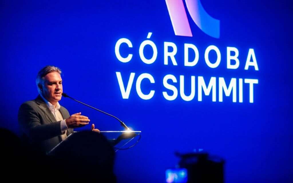 Llaryora anunció un fondo $10.000 millones para emprendimientos innovadores