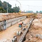 Avanzan los trabajos de desagües y cordón cuneta en Adelia María