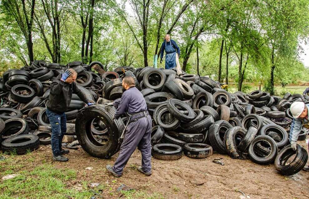 Economía circular: Ambiente retiró más de 2.000 toneladas de neumáticos en toda la provincia