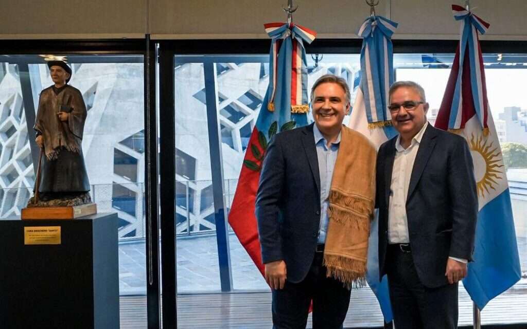 Llaryora recibió al gobernador de Catamarca Raúl Jalil
