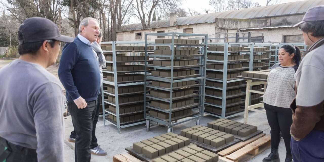 Río Cuarto: El Municipio ya produce sus adoquines y próximamente comenzará a pavimentar