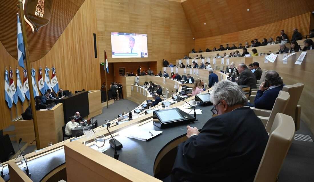 La Legislatura declaró su preocupación por la desregulación de los Colegios Profesionales