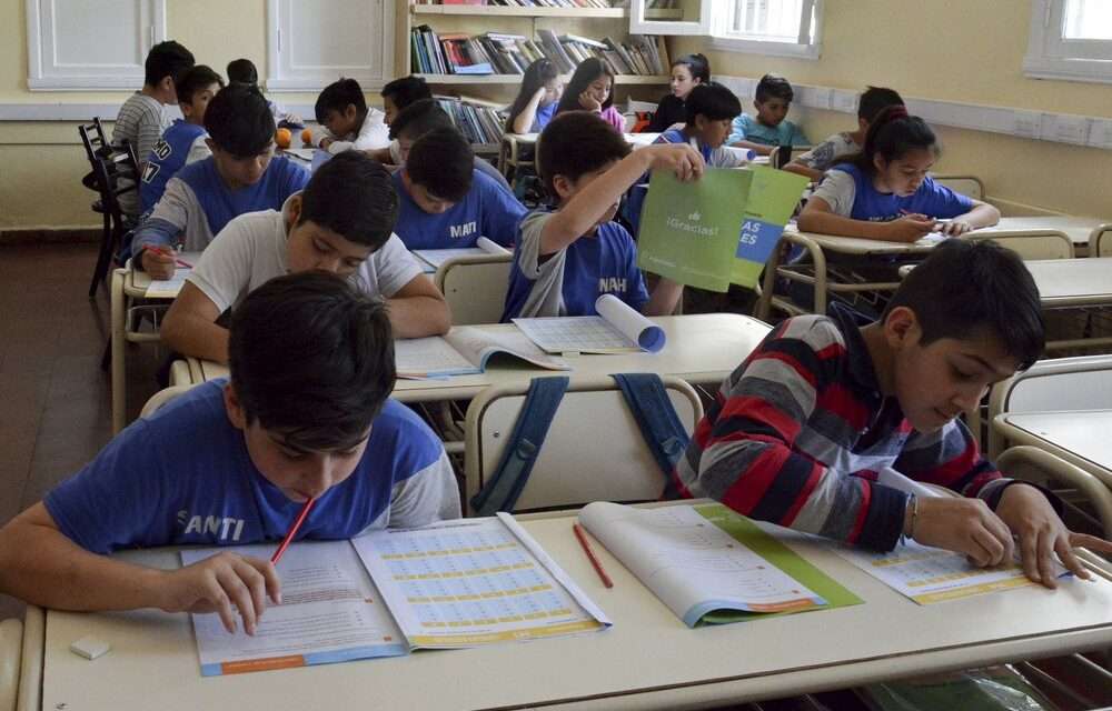 Milei impulsa una reforma en los contenidos escolares: incluye «educación financiera»