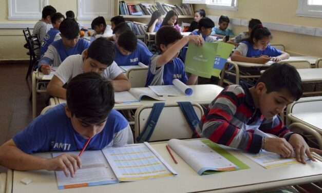Milei impulsa una reforma en los contenidos escolares: incluye «educación financiera»