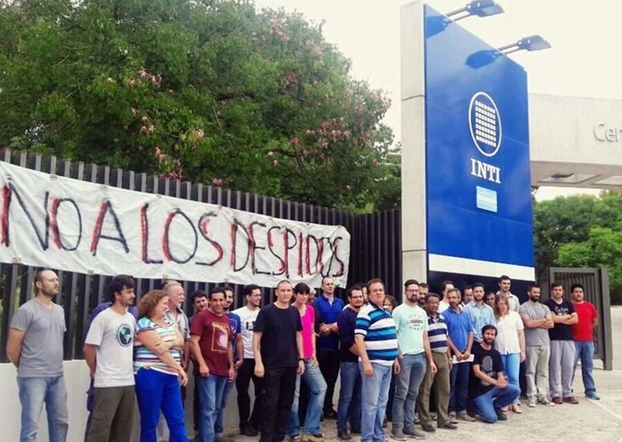Marchan los trabajadores del INTI, ante el inminente «desguace» del organismo