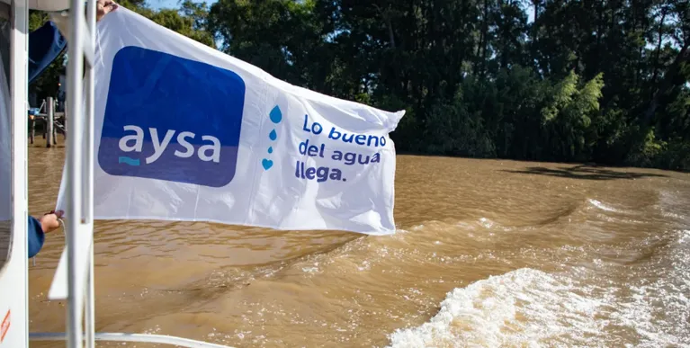 Avanza la privatización de empresas públicas: el Gobierno oficializó la venta de acciones de AySA
