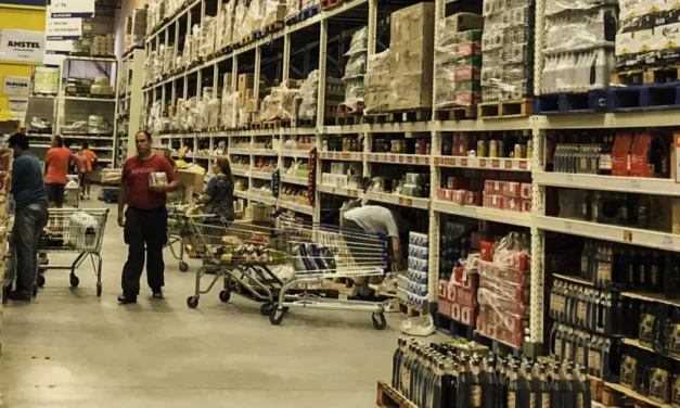 Supermercados, autoservicios y mayoristas acumulan importantes caídas en los últimos seis meses