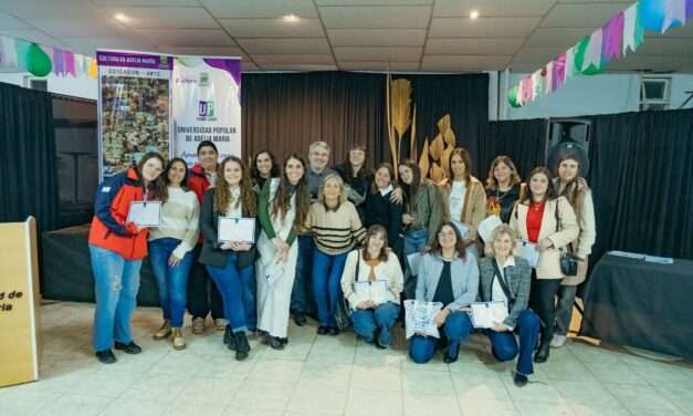 Adelia María: la Universidad Popular entregó certificados a sus alumnos
