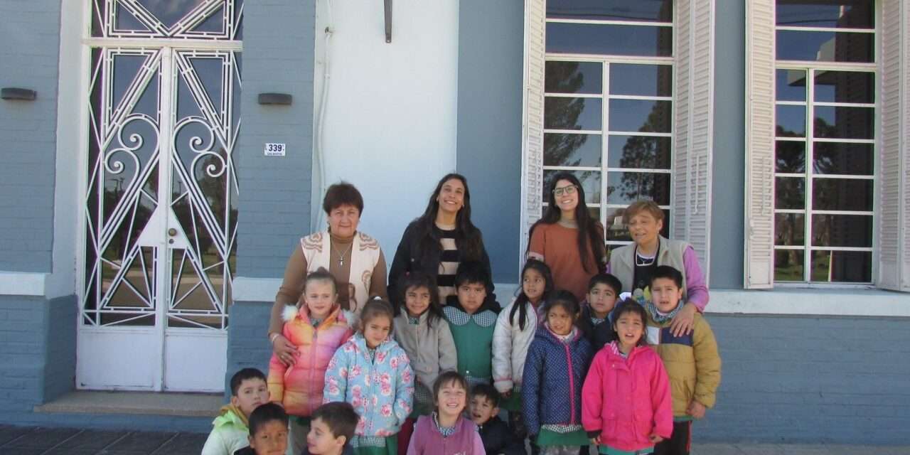 La Cautiva: Los niños del Jardín José de San Martín visitaron la Municipalidad