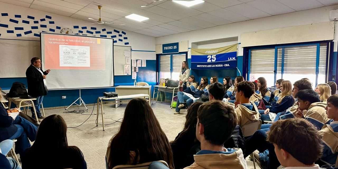 Charla sobre la química de la felicidad y las adicciones en Adelia María