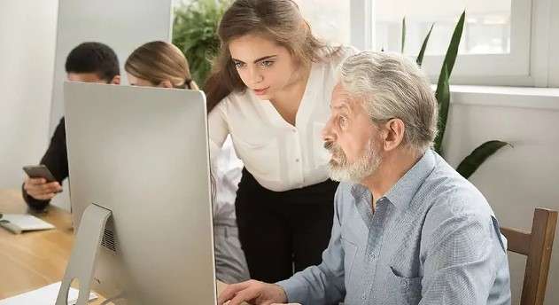 Lanzan programa gratis de capacitación en Inteligencia Artificial para mayores de 50 años