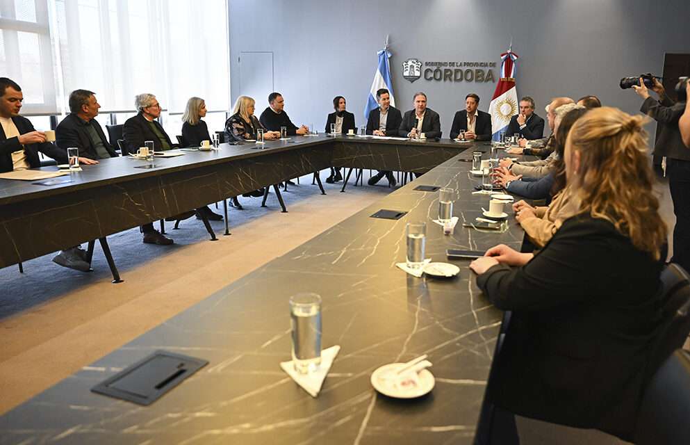 Infraestructura educativa: La Provincia entregó más de $1.700 millones a 15 municipios del interior
