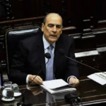 En medio de las sospechas de corrupción en el Gobierno, Francos se presentará este miércoles en Diputados