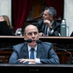 En medio de las sospechas de corrupción en el Gobierno, Francos expuso en Diputados y eludió preguntas