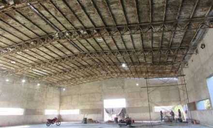 Iniciaron los trabajos de reacondicionamiento del salón del Polideportivo Municipal de La Cautiva