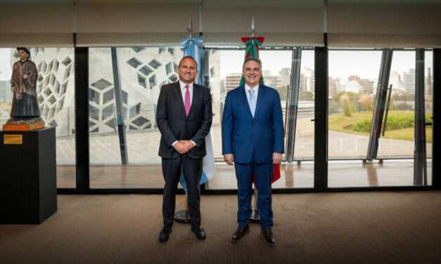 Llaryora recibió al embajador de Portugal en Argentina