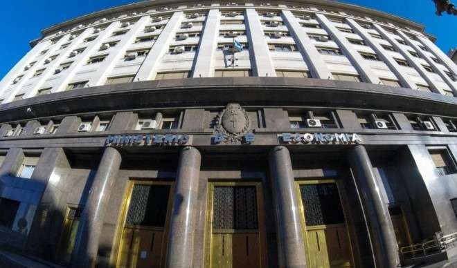 La Justicia obliga a Economía a revelar el acuerdo de Milei con el FMI por USD 20.000 millones