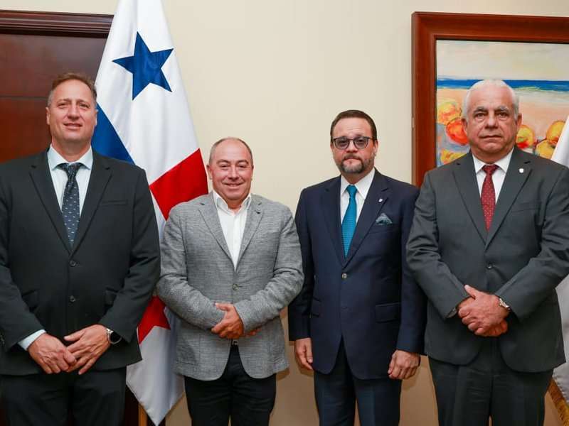 Villa María avanza en acuerdos comerciales para exportar lácteos a Panamá