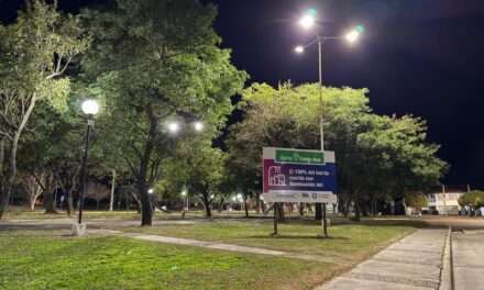 Villa María: avanza la colocación de luminarias en espacios públicos