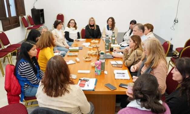 General Levalle: Mesa redonda para abordar desafíos educativos