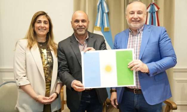 Villa María presentó su bandera oficial