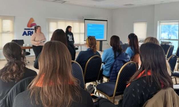Jornada de Formación y Diálogo Educativo en Arias