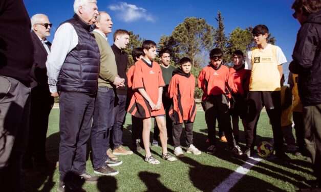 Río Cuarto: Se inauguró una cancha de césped sintético para los chicos de la Granja Siquem