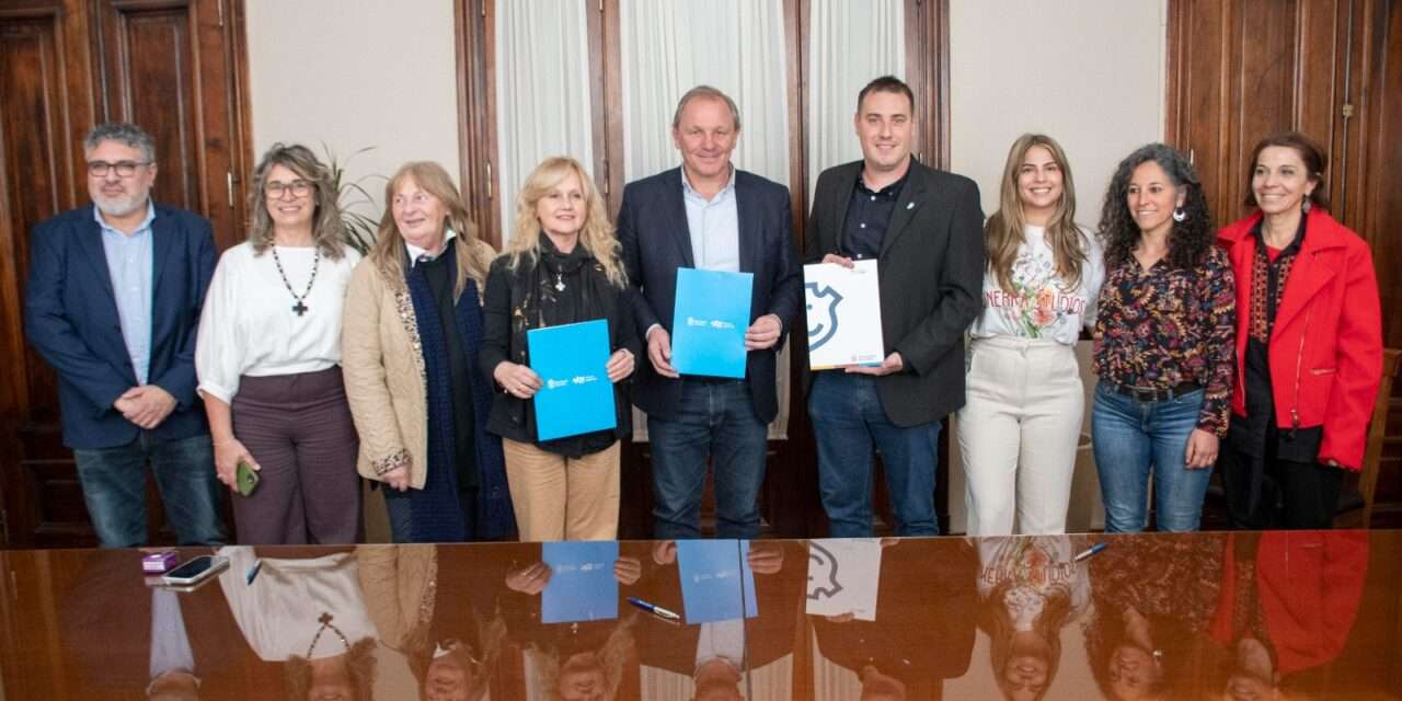 Se firmó un convenio para implementar en la UNRC la Diplomatura «Salud Mental y Consumos Problemáticos»