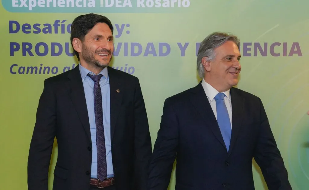 Llaryora compartió un panel con Pullaro y abogó por una «macroeconomía ordenada» con desarrollo productivo