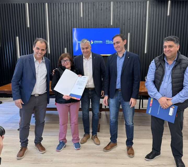Villa Huidobro: entrega de escrituras y créditos