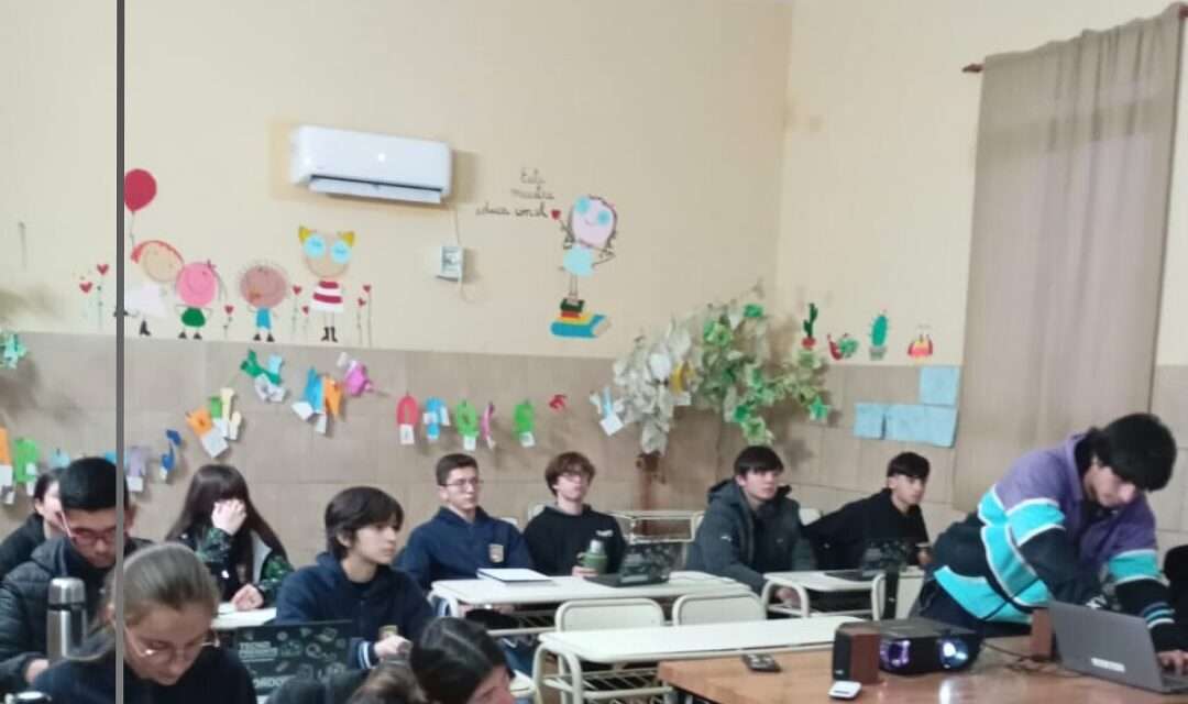 Jóvenes de Huanchilla se capacitaron en habilidades digitales