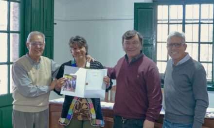 Entrega de escrituras en el barrio Juan Pablo II de Adelia María