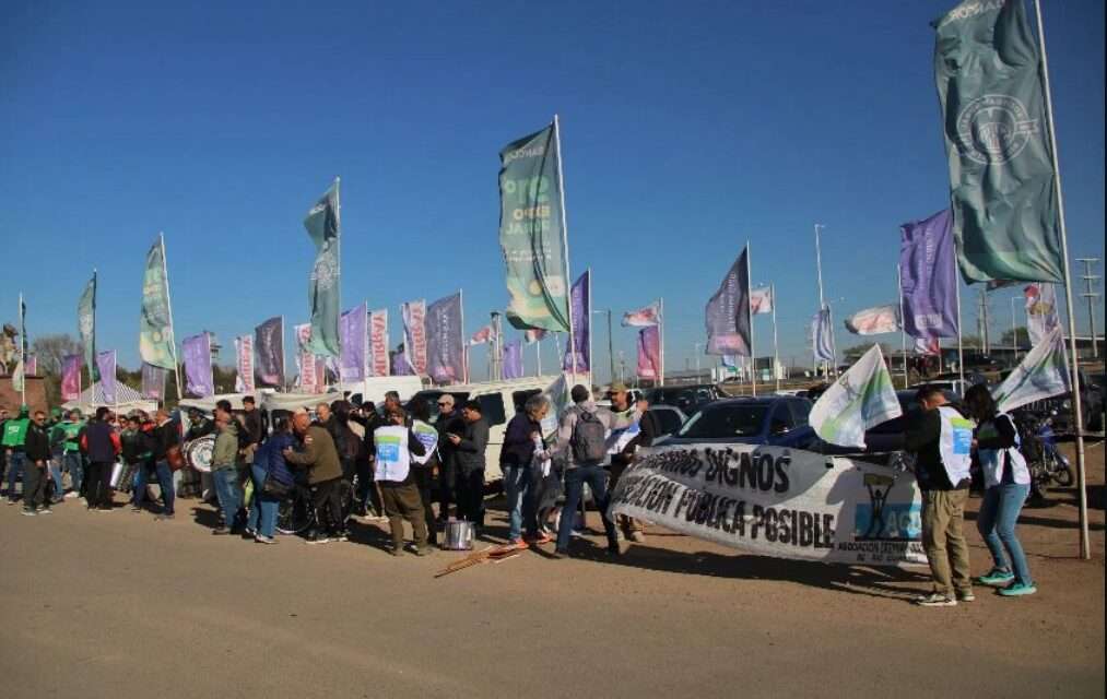 ATURC marchó a la Expo Rural para visibilizar el reclamo universitario