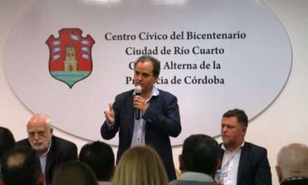 Familias de Río Cuarto firmaron las escrituras de sus viviendas