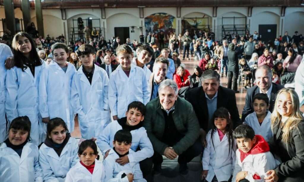Llaryora anunció obras y aportes para la comunidad de Cosquín