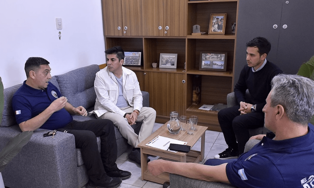 Embalse: Rivarola firmó un convenio para asignar viviendas a Bomberos Voluntarios
