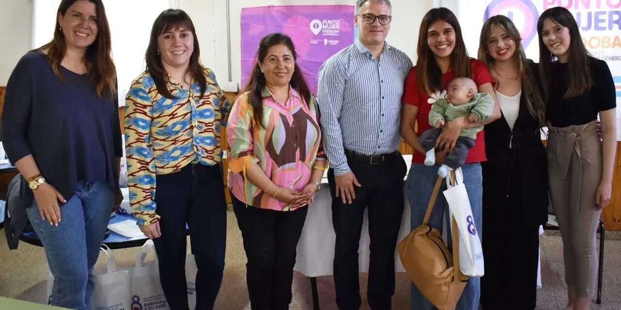 Charla sobre psicología perinatal y programa de protección en Vicuña Mackenna