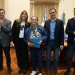 Villa María: Municipio y Provincia entregaro posesiones de viviendas a más de 50 vecinos