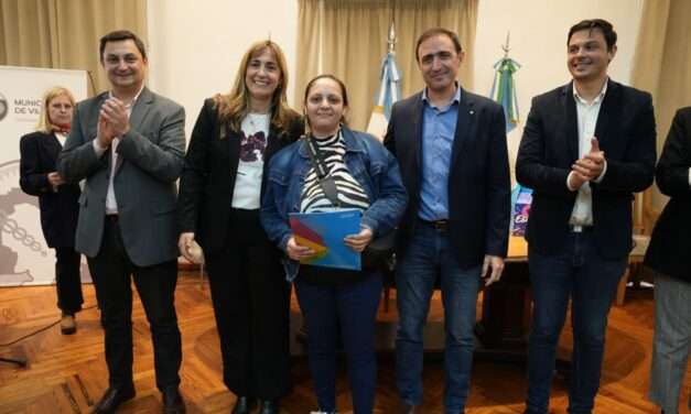 Villa María: Municipio y Provincia entregaro posesiones de viviendas a más de 50 vecinos