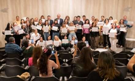 Río Cuarto: Entregaron los primeros 50 certificados a quienes completaron el curso de cuidadores domiciliarios
