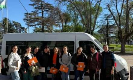 Jóvenes debatieron en Cavanagh sobre nocturnidad y consumo de alcohol