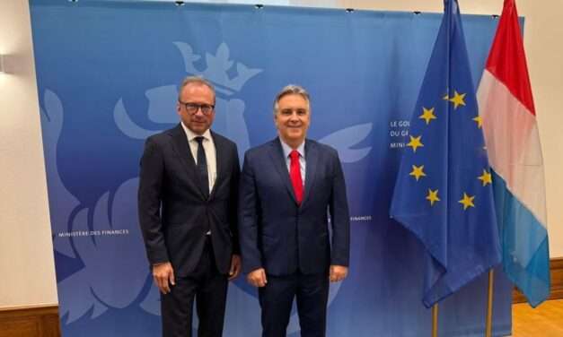 Llaryora cerró su gira europea con reuniones en el Banco Europeo de Inversiones y con el ministro de Finanzas de Luxemburgo