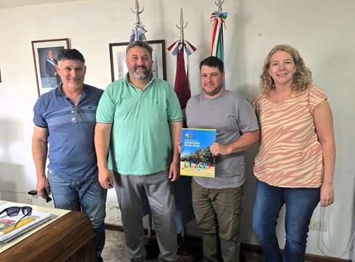 Ucacha: entregaron un subsidio provincial de $5 millones al Aero Club local