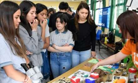 Estudiantes secundarios participaron de una propuesta de Arte y Ambiente en la UNRC