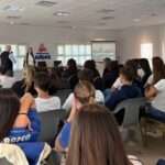 Arias impulsa la innovación y el espíritu emprendedor entre los jóvenes