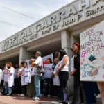 El Gobierno promulgó las leyes de financiamiento universitario y pediátrico, pero postergó su aplicación