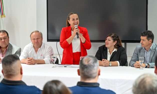 Myrian Prunotto presidió el acto inaugural por los festejos del 113° aniversario de Elena