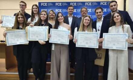 Reconocimiento a los nuevos egresados de la Facultad de Ciencias Económicas de la UNRC